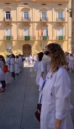 Concentración de médicos en Valencia