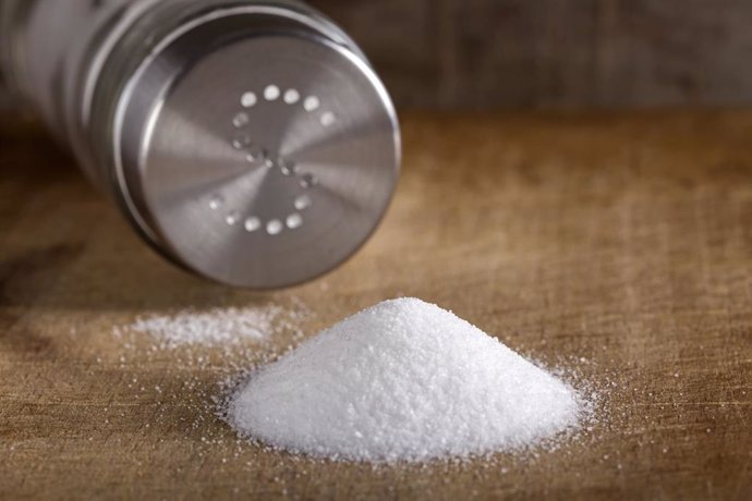 La dieta alta en sal afecta a la salud del microbioma intestinal, según estudio