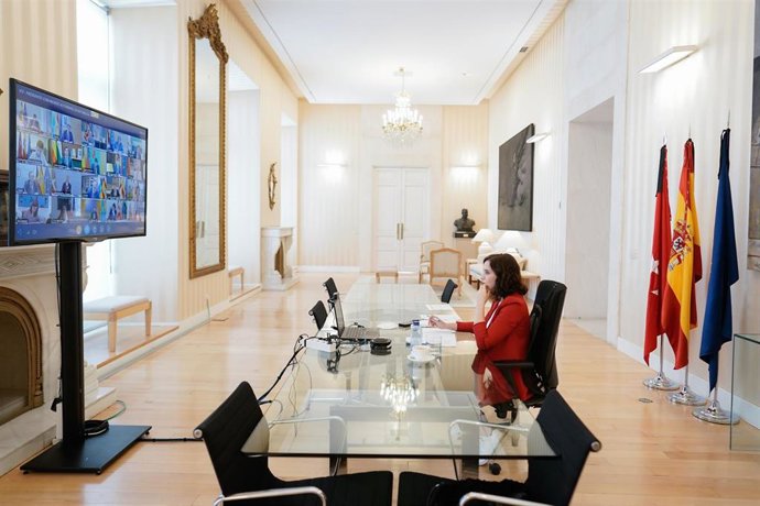 La presidenta de la Comunidad de Madrid, Isabel Díaz Ayuso, asiste a la reunión por videoconferencia del presidente del Gobierno, Pedro Sánchez, con los presidentes autonómicos, en Madrid (España) a 7 de julio de 2020.