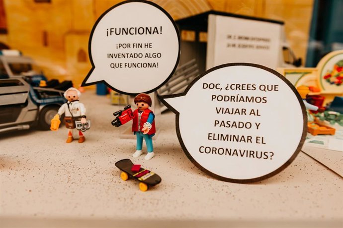 Detalle del escaparate de Zarandajas