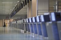 Canarias, Andalucía y Madrid reclaman al Gobierno que se realicen test en origen a los turistas