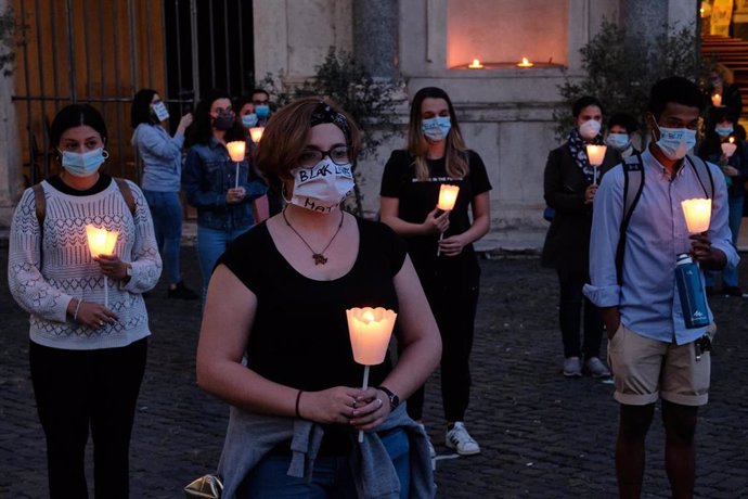 Vigilia contra el racismo en Italia