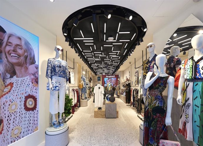 Nueva tienda de Desigual en el barrio Ginza de Tokio