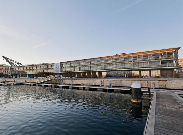 Fachada de Lanzadera