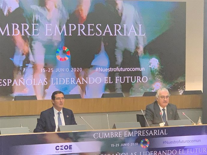 El presidente de la CEOE, Antonio Garamendi, y el consejero delegado de Endesa, José Bogas
