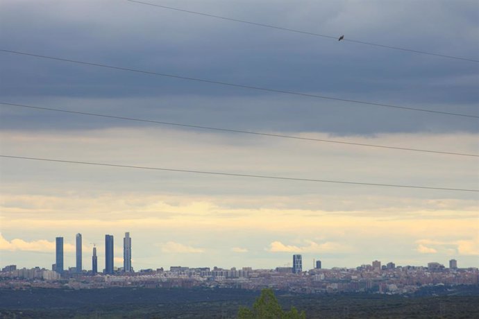 Panorámica de Madrid a 22 de abril de 2020. La contaminación por dióxido de nitrógeno (NO2), el contaminante más importante de la capital.