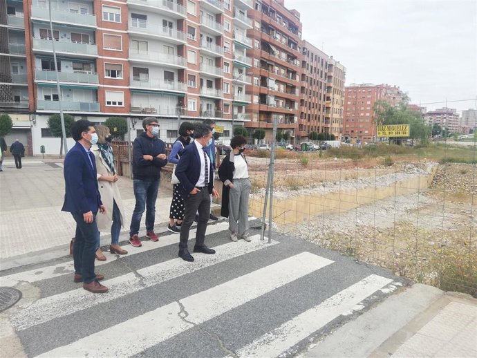 Los concejales del Grupo Municipal del PP en Logroño, encabezados por su portavoz Conrado Escobar, han hecho balance del primer año del PSOE, UP y PR+ en el Gobierno municipal, que califican de "decepcionante".