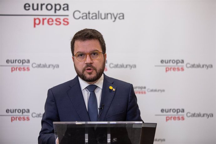 El vicepresident de la Generalitat de Catalunya i conseller d'Economia i Hisenda, Pere Aragons, protagonitza una de les Trobades Digitals d'Europa Press presentada pel president d'Europa Press, Assís Martín de Cabiedes.
