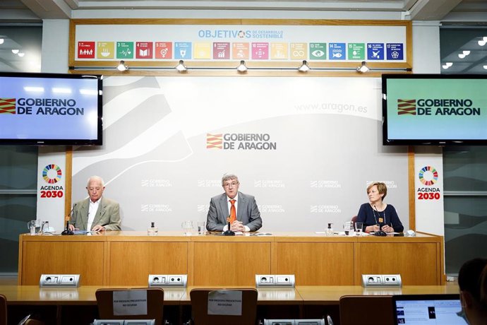 Rueda de prensa para hacer balance del primer año de vida del Teléfono del Mayor del Instituto Aragonés de Servicios Sociales.