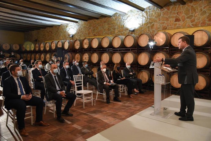 El presidente de C-LM en un acto en Villarrobledo.