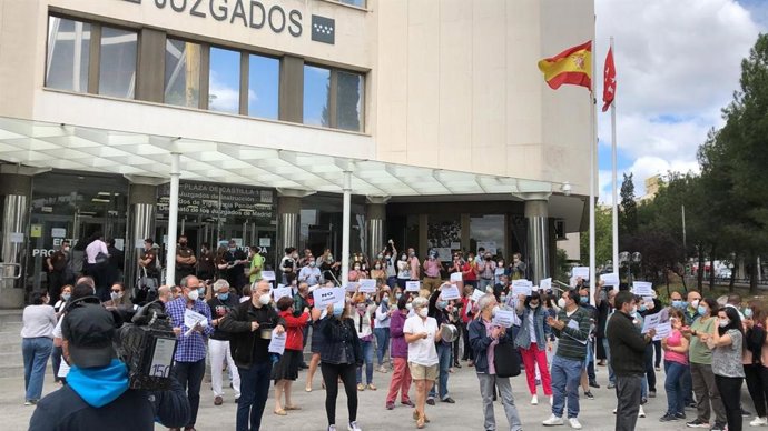 Cacelorada en los Juzgados de Plaza Castilla del pasado 12 de junio por la polémica del reparto de plazas de parking.