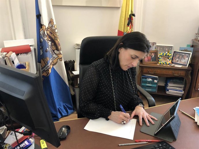 La alcaldesa de Santander, Gema Igual, en reunión con portavoces