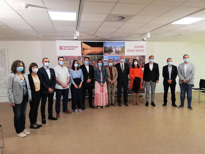 El equipo de Gobierno del Ayuntamiento de Logroño, con el alcalde Pablo Hermoso de Mendoza al frente, ha hecho balance de su primer año de mandato