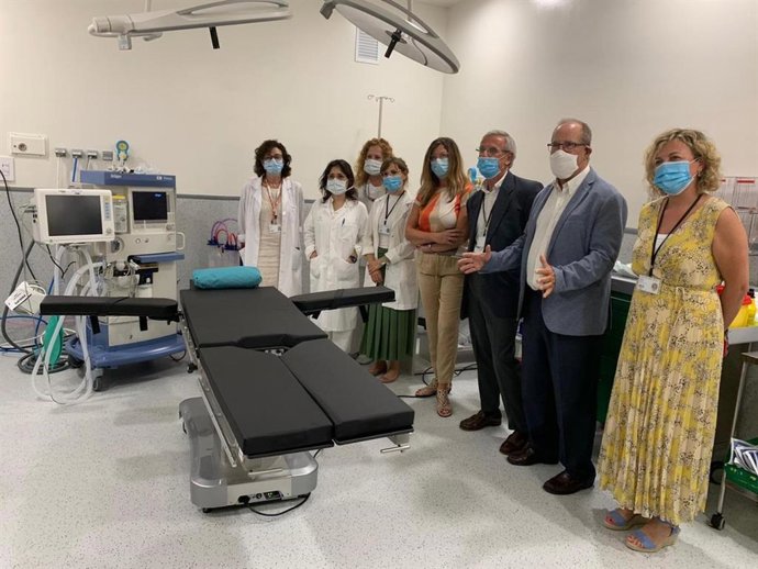 La consellera de Salud, Patricia Gómez, ha visitado este lunes el Hospital Mateu Orfila de Mahón (Menorca).