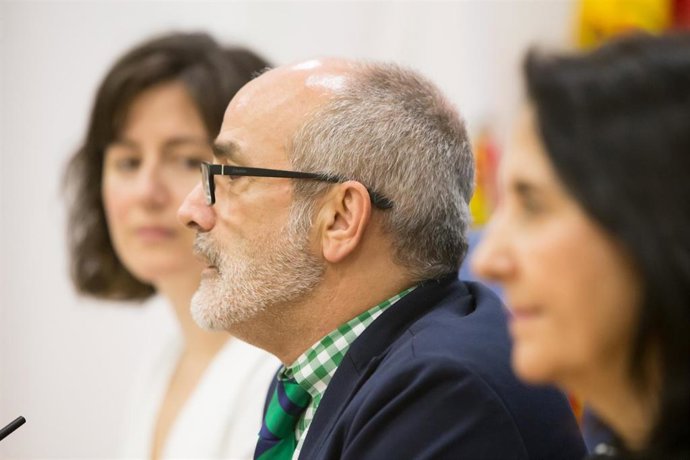 El consejero de Sanidad, Miguel Rodríguez