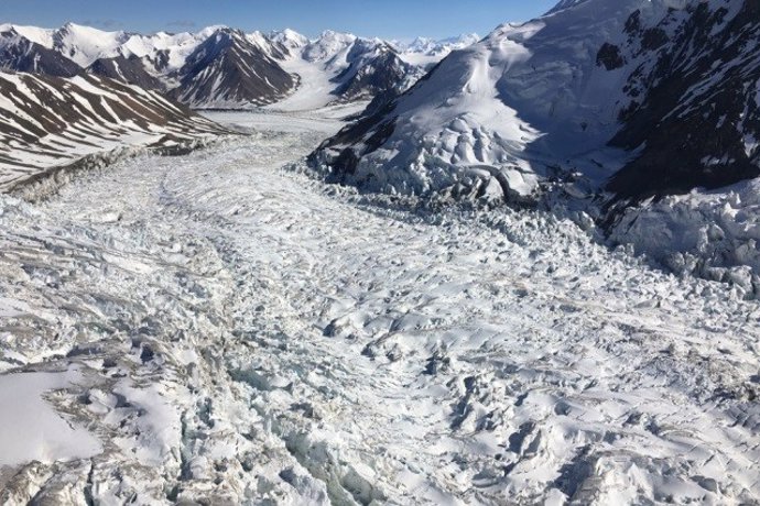 Granos milimétricos de sedimiento desatan las oleadas glaciares