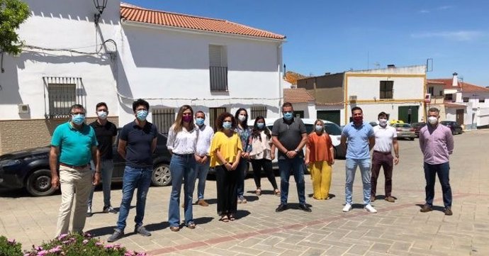 Los alcaldes socialistas del Andévalo de Huelva tras la reunión mantenida en Cabezas Rubias con la parlamentaria onubense, María Márquez