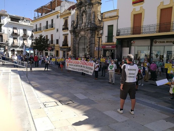 Concentración de la Plataforma Ciudadana de Córdoba en Defensa del Sistema Público de Pensiones.