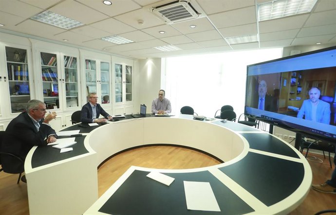 Reunión del vicepresidente Alfonso Rueda con el delegado del Gobierno en Galicia, Javier Losada.