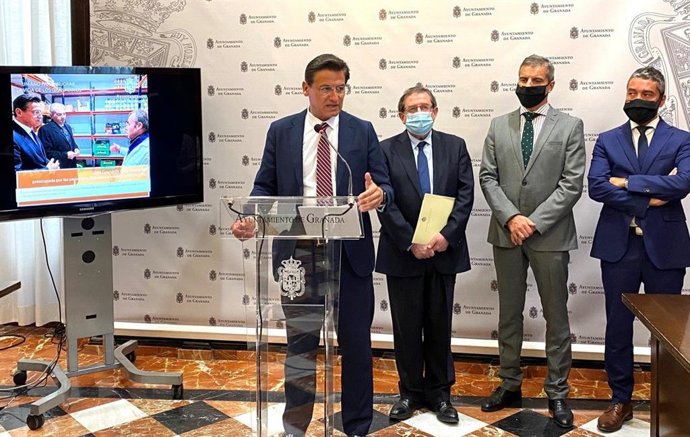 Rueda de prensa de balance del primer año de mandato de Luis Salvador al frente del Ayuntamiento de Granada