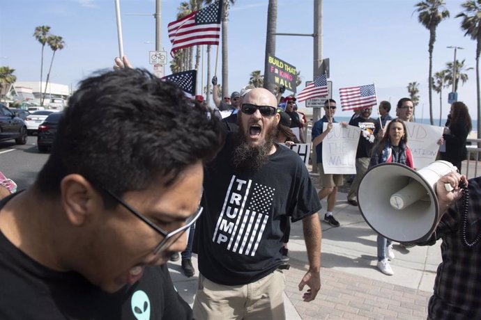 Manifestación a favor de Trump y contar la inmigración en California