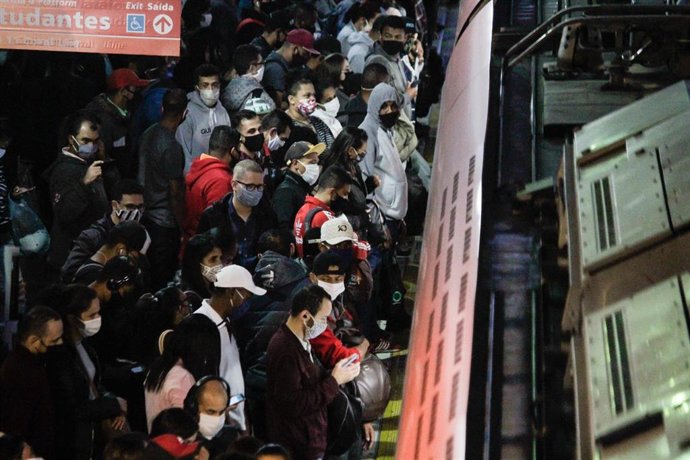 Imagen de la estación de metro de Luz, una de las más concurridas de la ciudad brasileña de Sao Paulo.