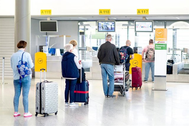 Pasajeros en el aeropuerto de Hannover