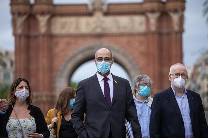 El conseller de Interior de la Generalitat, Miquel Buch, junto al secretario general de Interior, Brauli Duart, llegan al TSJC, el 16 de junio de 2020.