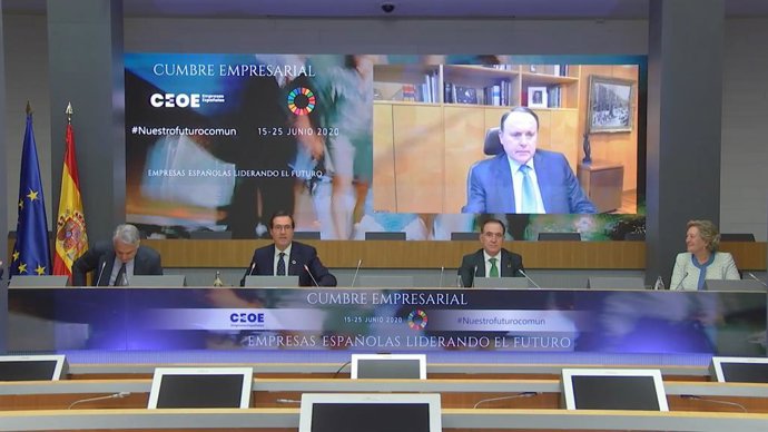 Cumbre Empresarial organizada por CEOE. Mesa dedicada al sector seguros.