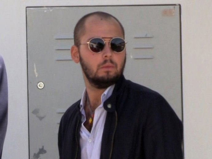 José Antonio Avilés, muy afectado en el último adiós a su abuela