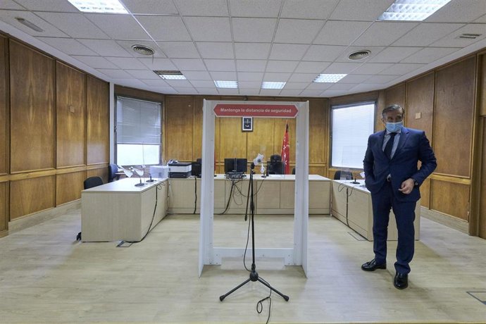 El consejero de Justicia, Interior y Víctimas de la Comunidad de Madrid, Enrique López, en su visita los Juzgados de Plaza de Castilla el pasado 2 de junio