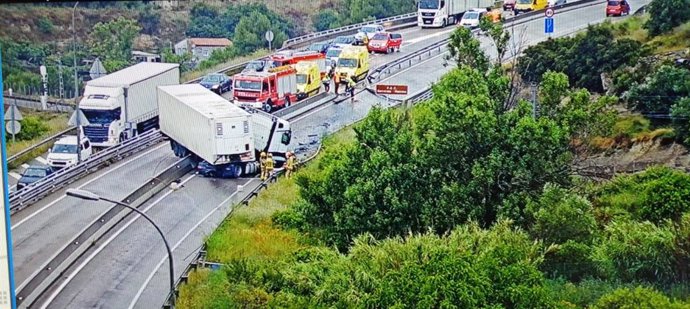 Accident en la C-55 a Manresa (Barcelona)