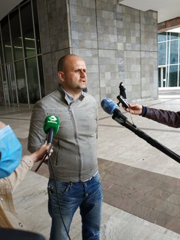 El portavoz de UGT en Alcoa San Cibrao, Constantino Arias, a su entrada de la reunión con la Xunta en Santiago el 16 de junio de 2020