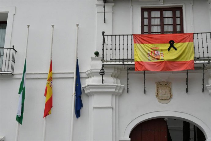 Fachada del Ayuntamiento de Tomares