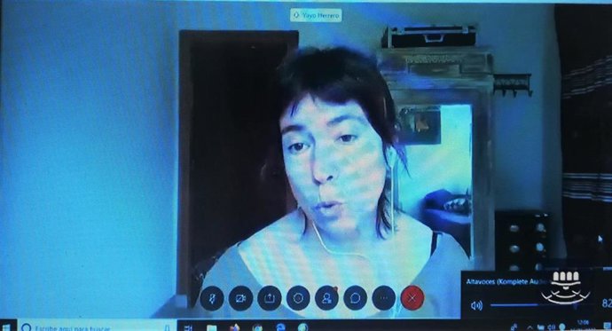 La experta Yayo Herrero interviene por videoconferencia en la sesión de la Comisión de Reconstrucción en el Parlamento de La Rioja.