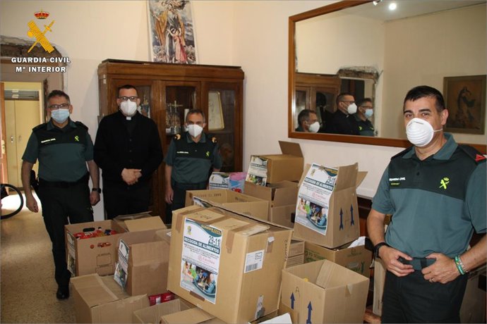 Zaragoza.- La Guardia Civil dona 600 kilos de alimentos a Cáritas Castrense Arag