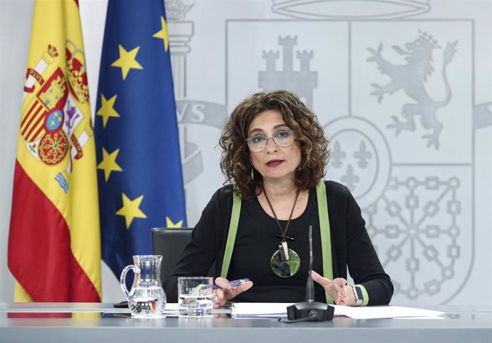 La ministra portavoz y de Hacienda, María Jesús Montero, comparece en rueda de prensa posterior al Consejo de Ministros celebrado en Moncloa, en Madrid (España), a 16 de junio de 2020.
