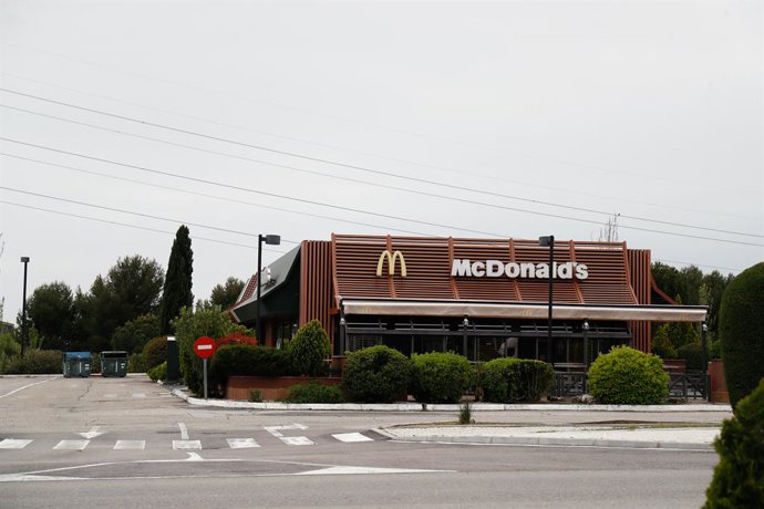 Economía/Empresas.- La facturación global de McDonald's se hunde un 30% en abril