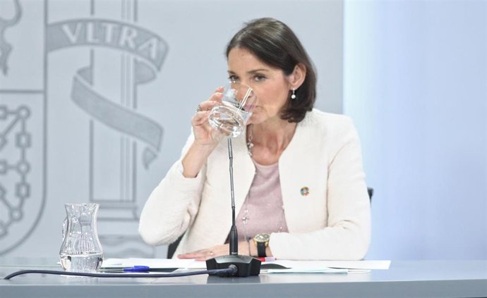 La ministra de Industria, Comercio y Turismo, Reyes Maroto; comparece en rueda de prensa posterior al Consejo de Ministros celebrado en Moncloa, en Madrid (España), a 16 de junio de 2020.