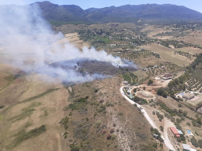 Incendio forestal declarado en Alhaurín de la Torre