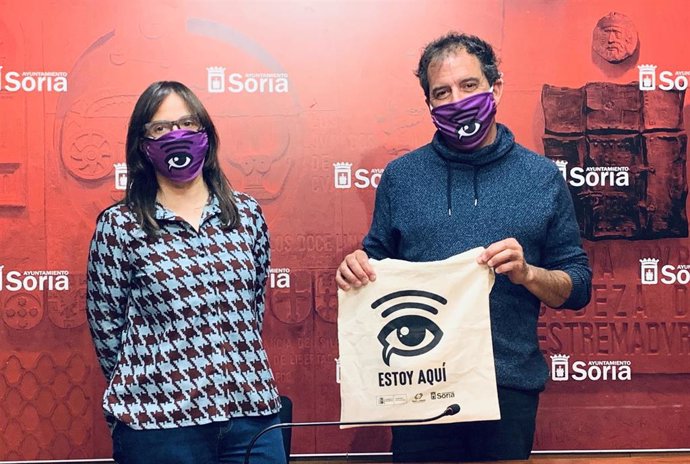 Gloria Gonzalo y Alberto Crespo presentan la campaña 'Estoy aquí'.