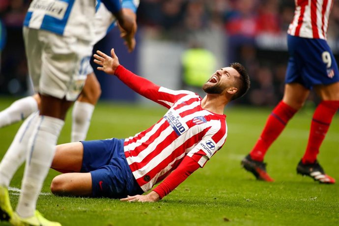 Felipe Monteiro en un partido del Atlético