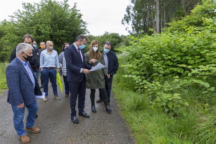 El consejero de Desarrollo Rural visita las actuaciones de restauración ambiental en Villaescusa