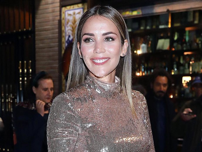 Rosanna Zanetti nos regala la mejor de sus sonrisas tras acudir a una fiesta en Madrid