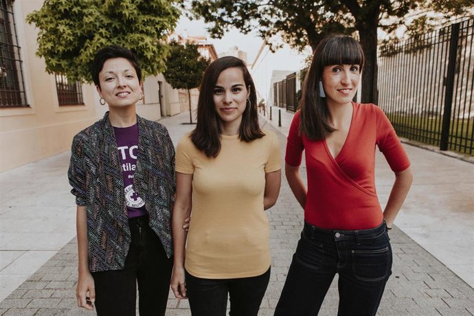 Tres integrantes del colectivo 'Laboratorio de Mujeres', que imparten una charla este viernes sofre el sufrimiento de la mujer.