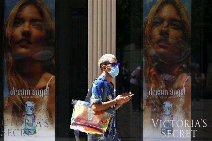 Ambiente en Málaga con personas con mascarillas. Málaga a 25 de mayo del 2020