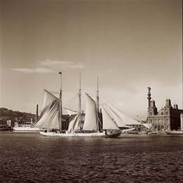 La Diputación de Barcelona y el Museu Marítim compran fotografias históricas del puerto de Barcelona del perídido de entreguerras.