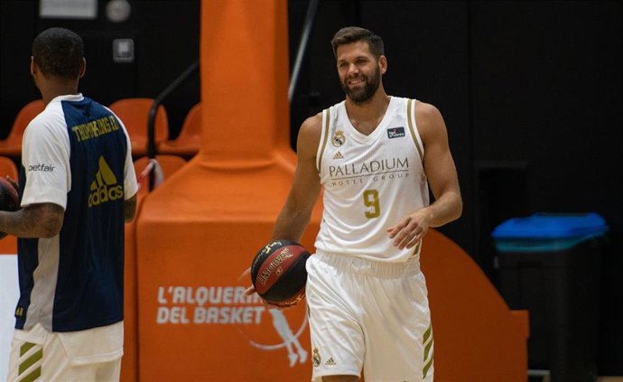 Felipe Reyes entrenando en Valencia