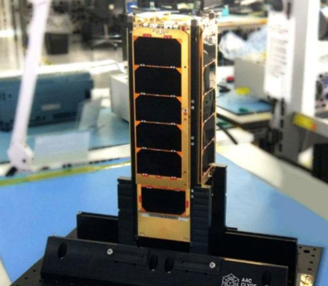 El CubeSat PICASSO en la sala limpia