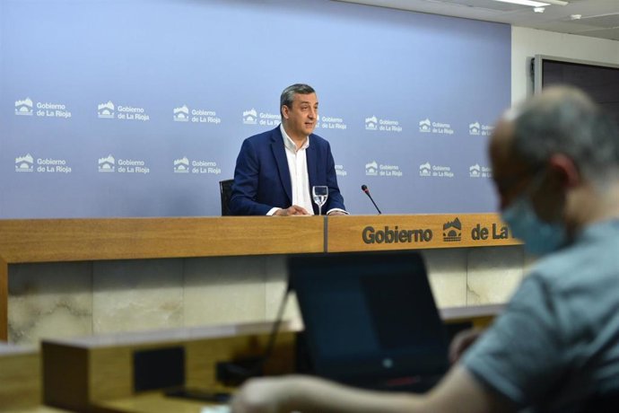 El portavoz del Gobierno, Chus del Río, en compacecencia de prensa